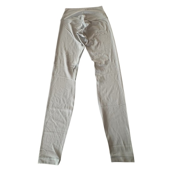 🖤🤍Like New LULULEMON Women's light robins egg blue leggings.  Size 4 - Picture 3 of 6